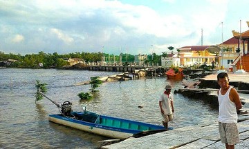 Di tích miếu bà Thủy Long ở Cà Mau bị sạt lở