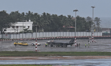 Tiêm kích F-35 Anh suýt cạn nhiên liệu khi bay biển