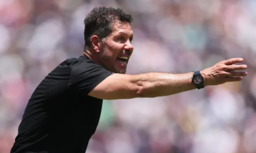 Simeone chê trọng tài sau trận thua PSG