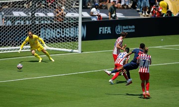 Báo Tây Ban Nha: 'Atletico như đồ chơi trong tay PSG'