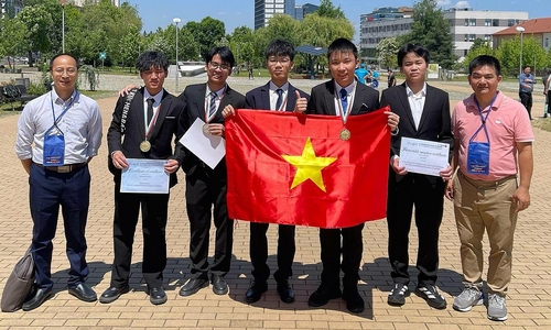 Học sinh Việt Nam đạt thành tích chưa từng có tại Olympic Vật lý châu Âu