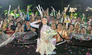 Phương Mỹ Chi - 'cô bé dân ca' thành ngôi sao giải trí