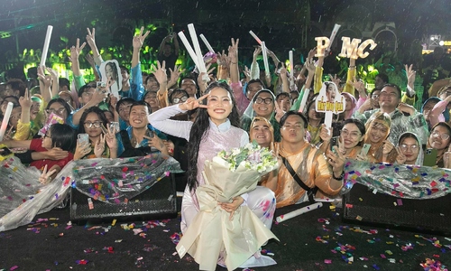 Phương Mỹ Chi - 'cô bé dân ca' thành ngôi sao giải trí