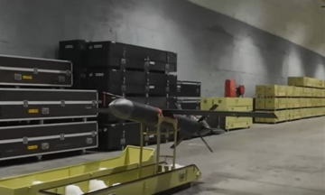 Iran công bố UAV tự sát có tầm bay hơn 1.500 km