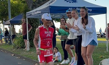 Cụ ông 92 tuổi hoàn thành cuộc thi Ironman 70.3