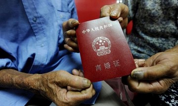 Cụ ông 93 tuổi đòi ly hôn vợ 85 tuổi vì 'thiếu chí tiến thủ'