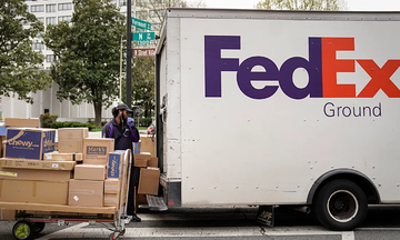 FedEx tăng phụ phí nhiên liệu