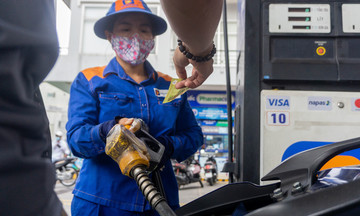 Xăng dầu được giảm 2% thuế VAT tới hết 2026