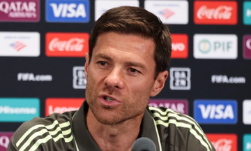 Alonso nhắc Mbappe và Vinicius phòng ngự