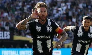 Sergio Ramos ghi bàn vào lưới Inter