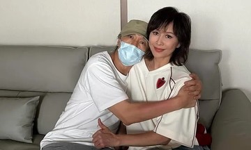Châu Tinh Trì ôm vai Lưu Gia Linh