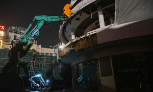 Hà Nội phá dỡ 'Hàm cá mập'
