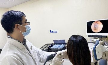 Bị nhện sống chui vào trong tai