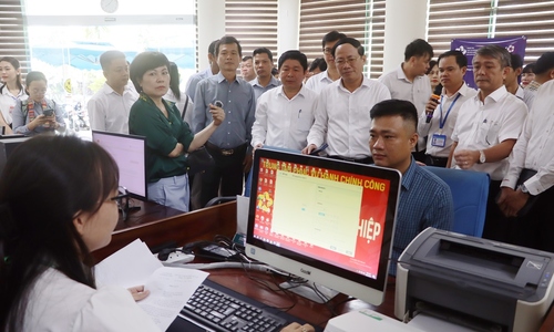 Ngày đầu vận hành thử nghiệm chính quyền hai cấp ở Bình Định