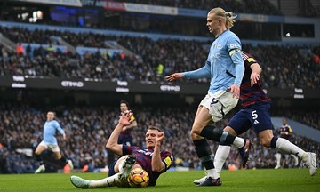 Man City bị phạt 1,4 triệu USD vì trễ giờ