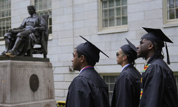 Thẩm phán Mỹ chặn lệnh cấm Harvard tuyển sinh viên nước ngoài
