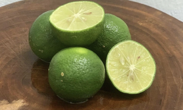 Uống nước cốt chanh vào sáng sớm có tốt?