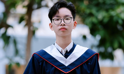 Giành ngôi thủ khoa chuyên Lam Sơn với hai điểm 10