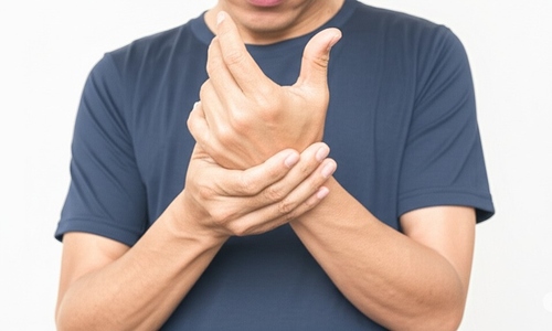 Đau khớp đột ngột cảnh báo bệnh gì?