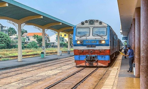 An Australian traveler's 36-hour journey on the Thong Nhat train from south to north Vietnam