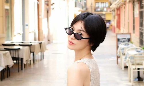 Song Hye Kyo gây 'sốt' với loạt ảnh ở Tây Ban Nha