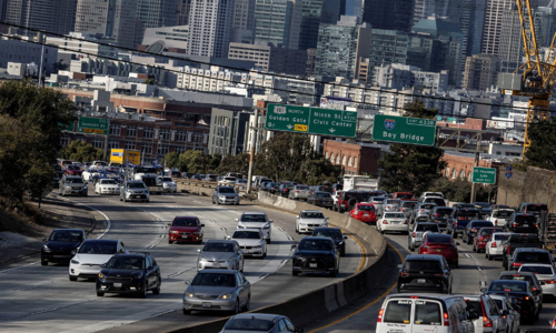 Tòa án tối cao Mỹ bác tiêu chuẩn khí thải ôtô của California