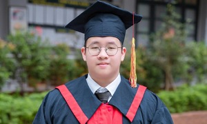 Nam sinh giành 'cú đúp' thủ khoa lớp 10 chuyên Toán