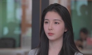 Nữ sinh Trung Quốc bị bố cấm livestream vì 'quá xinh'