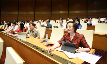 Cơ quan nhà nước được ký hợp đồng với doanh nhân xuất sắc