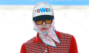 Thời trang 'bà thím' của G-Dragon