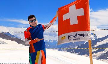 Vietnamese traveler photographs himself in traditional ao dai in nearly 70 countries