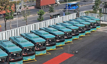TP HCM khai thác thêm gần 300 xe buýt 'sạch'