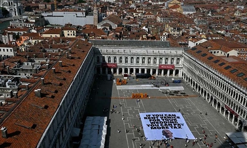 Nhóm phản đối du lịch ở Venice tuyên bố 'thắng' tỷ phú Jeff Bezos