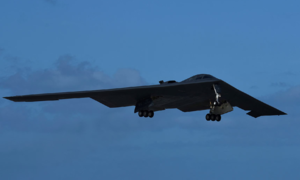 Phi công B-2 học cách ăn, ngủ để bay liên tục 37 tiếng