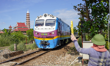 Tổ chức tàu cho công chức đi làm chặng Quảng Bình - Quảng Trị
