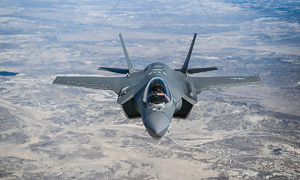 Mỹ, Thụy Sĩ tranh cãi về giá bán tiêm kích F-35