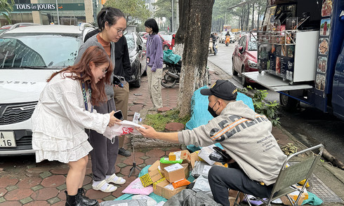 Vietnamese consumers spent 16 billion USD on online shopping last year