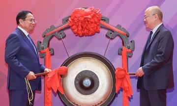 Thủ tướng đề nghị sàn chứng khoán lớn nhất châu Á hợp tác với Việt Nam