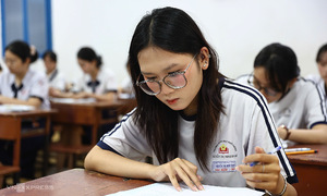 Đề Văn thi tốt nghiệp THPT 2025
