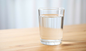 Uống bao nhiêu nước mỗi ngày phòng bệnh hô hấp?