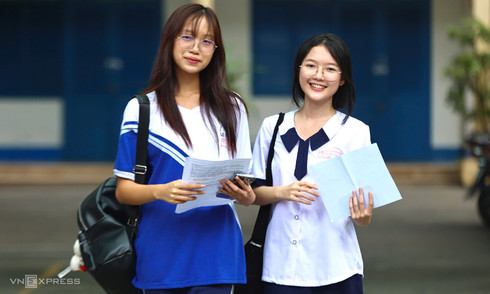 Thí sinh hồi hộp thi tốt nghiệp THPT ngày cuối