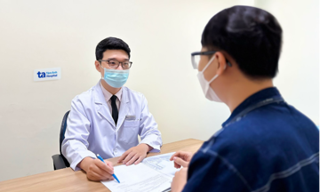 Người lớn tuổi ung thư trực tràng có nên mổ không?