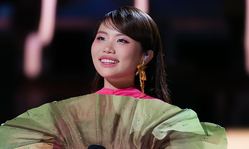 Phương Mỹ Chi thắng tứ kết 'Sing! Asia'