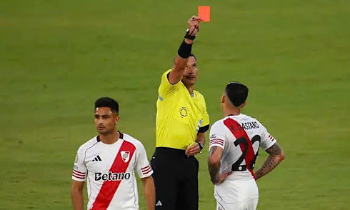 Một nửa số thẻ đỏ FIFA Club World Cup tới từ các CLB Argentina