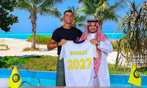Hợp đồng kỷ lục gần 700 triệu USD của Ronaldo