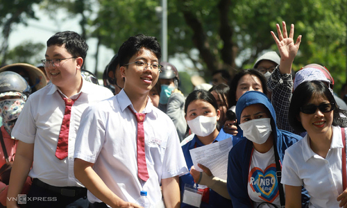 Đề và đáp án môn Vật lý thi tốt nghiệp THPT 2025