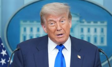 Ông Trump dọa tiếp tục không kích Iran