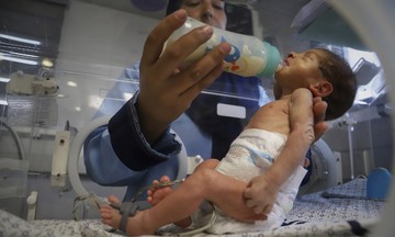 Vòng vây của Israel bóp nghẹt nguồn sống cho trẻ sơ sinh Gaza