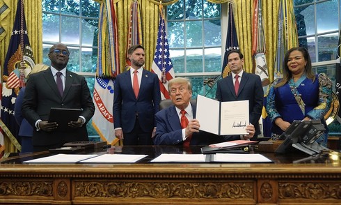 Ông Trump chứng kiến hai nước châu Phi ký thỏa thuận hòa bình