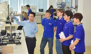 USTH trao học bổng cho sinh viên ngành khoa học, công nghệ